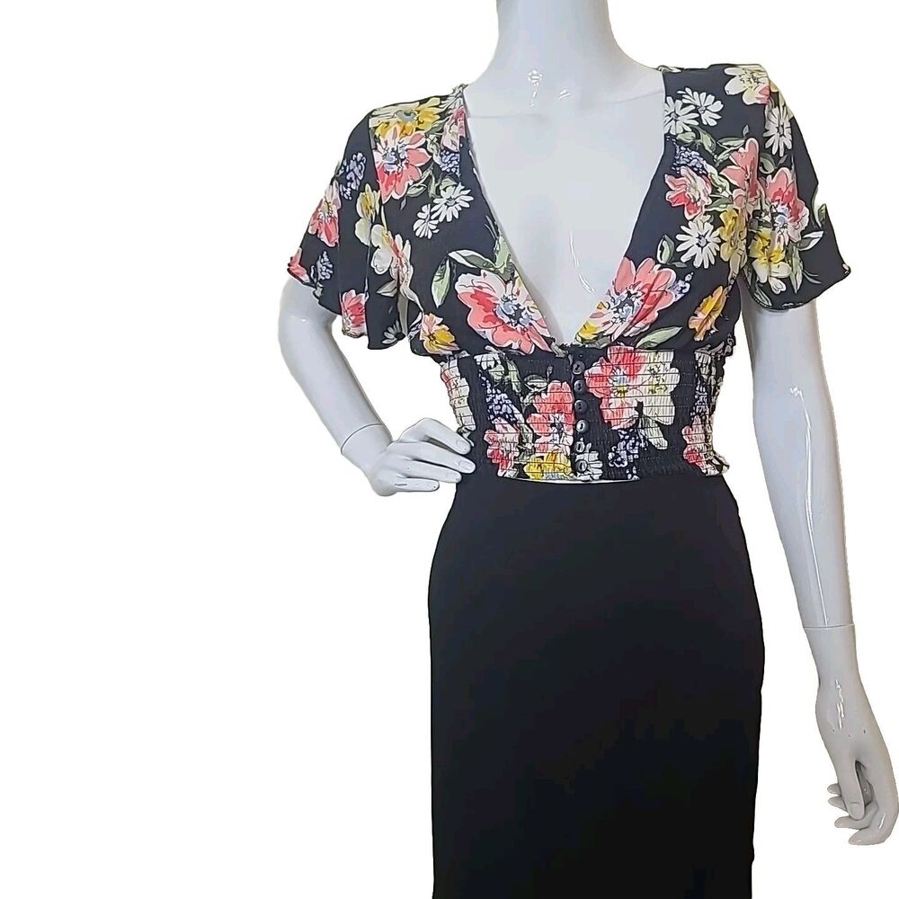 Forever 21 Floral Top Women's Medium Multi-Color V-neckline Ruffle Cap Sleeves